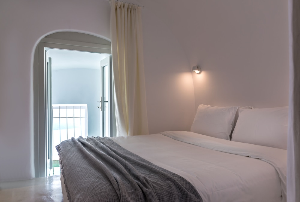 Grand Room, 2 Queen Beds, Jetted Tub, Sea View