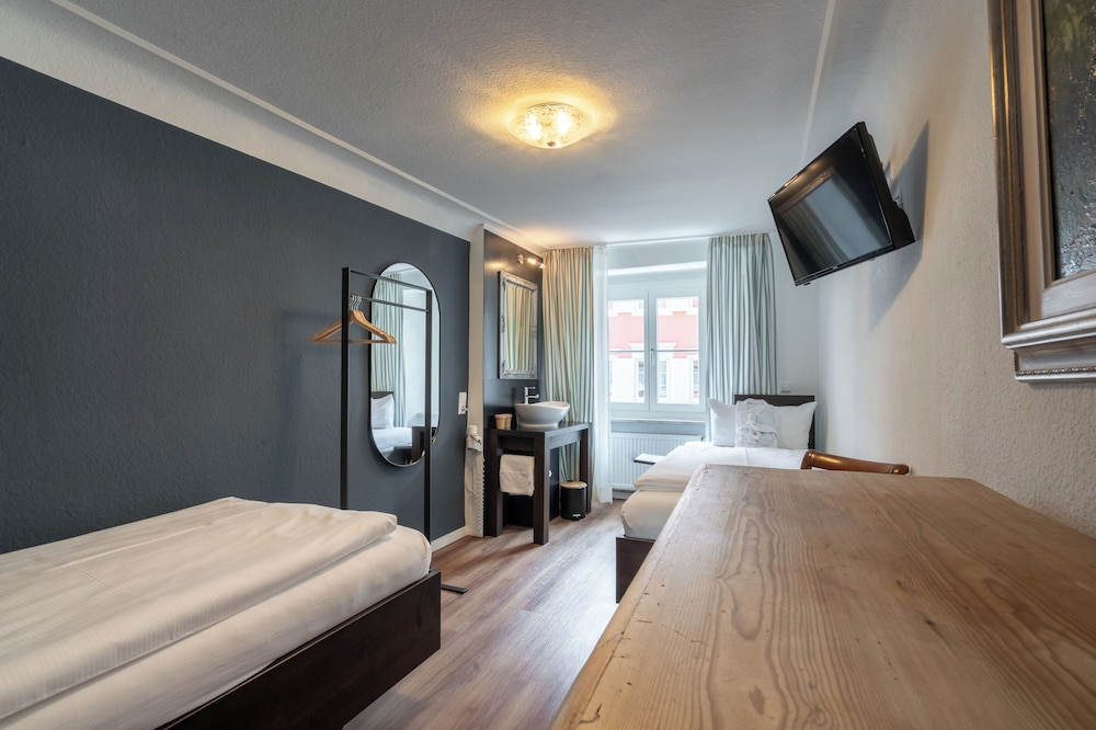 Twin Room, Shared Bathroom