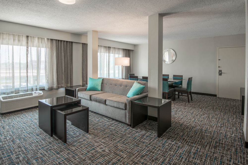 Suite, 1 Bedroom photo 2