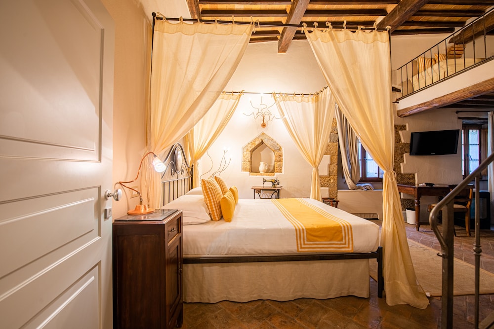 Deluxe Double Room - Photo 10