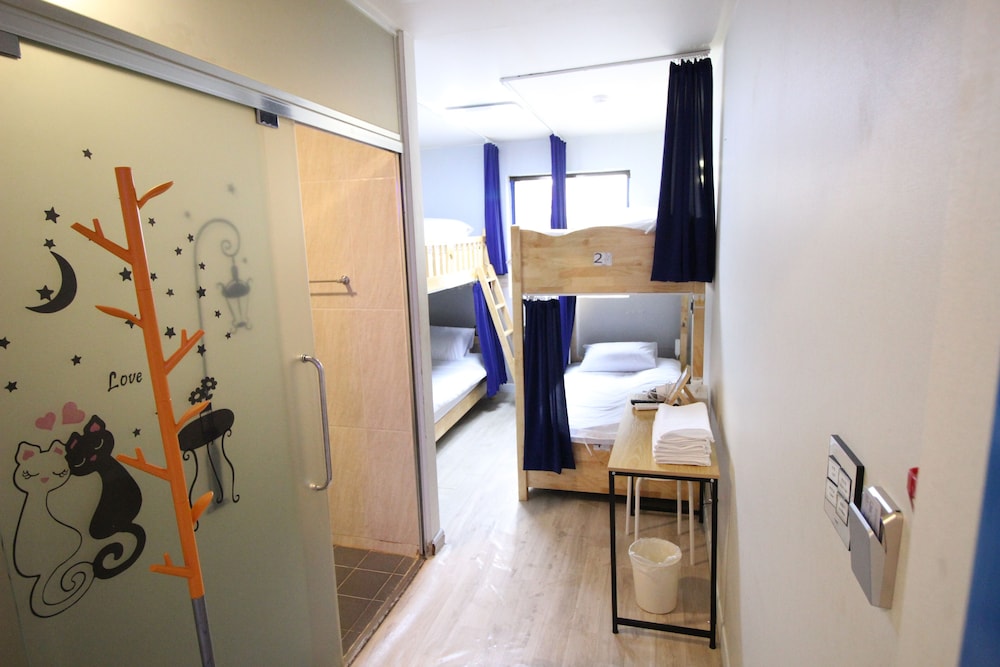 Quadruple Room - Photo 11
