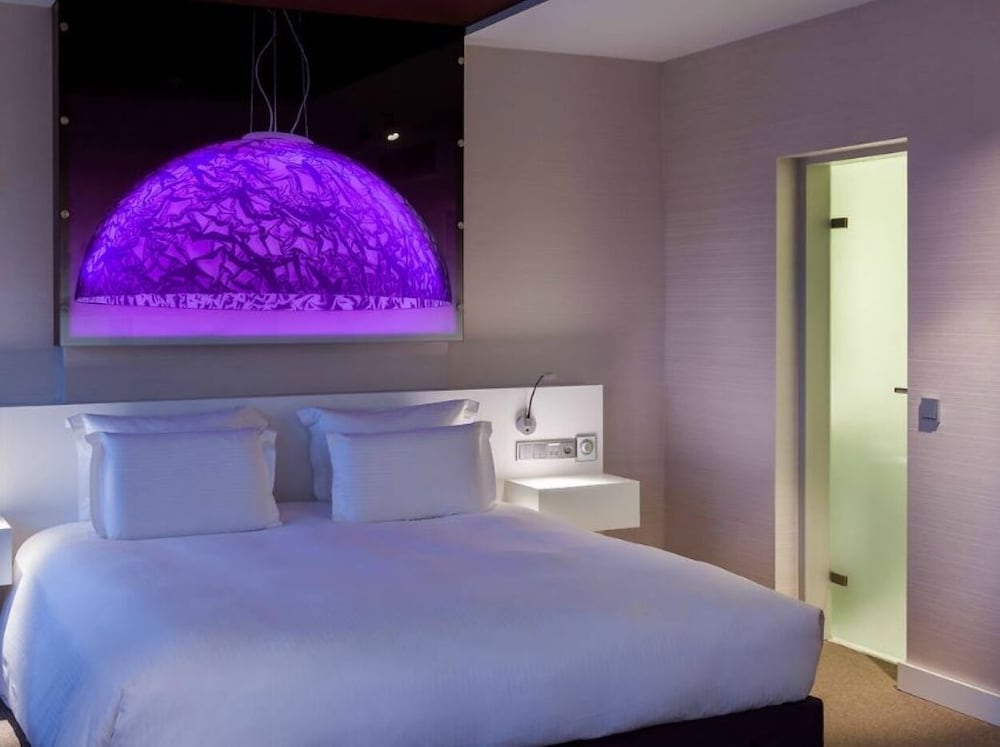 Exclusive Suite, 1 King Bed photo 2