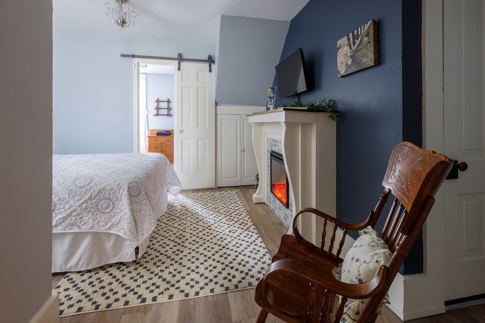 Luxury Room, 1 Queen Bed, Non Smoking photo 3