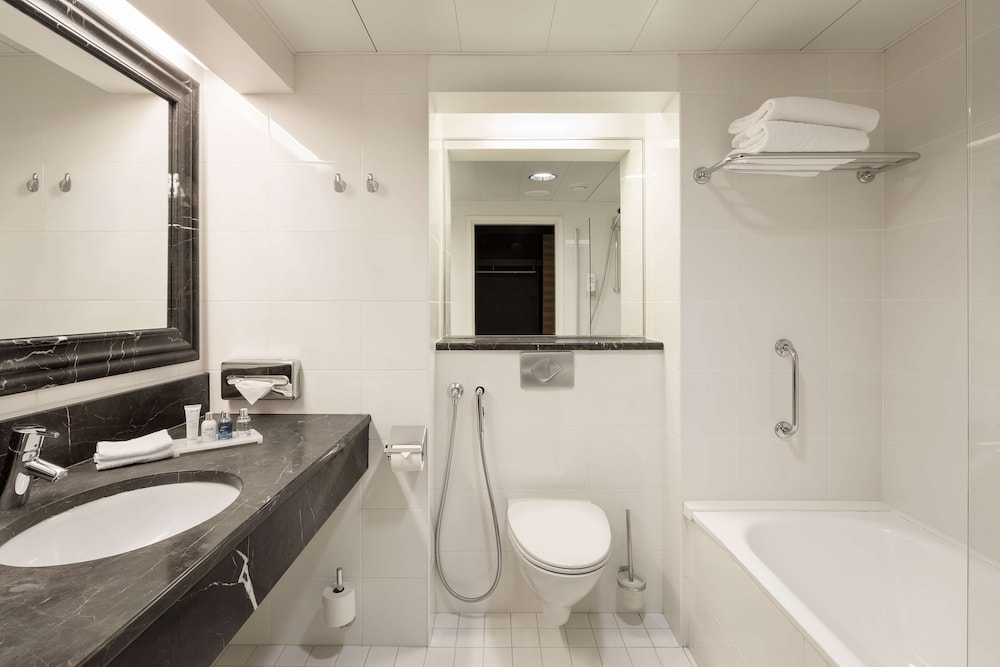 Superior Room, River View (High Floor) photo 3