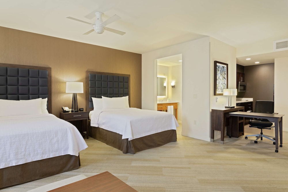 Studio, 2 Queen Beds, Accessible, Bathtub photo 3