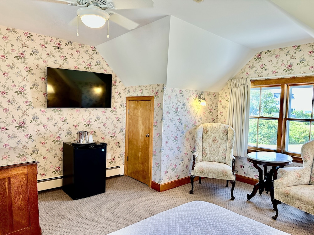 Room, 1 Queen Bed, Non Smoking, Garden View photo 2