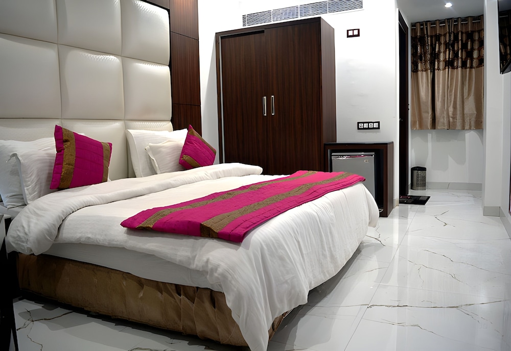 Executive Room - Photo 5
