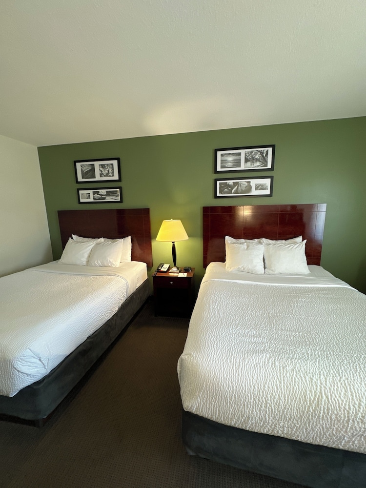 Standard Room, 2 Queen Beds, Non Smoking photo 2