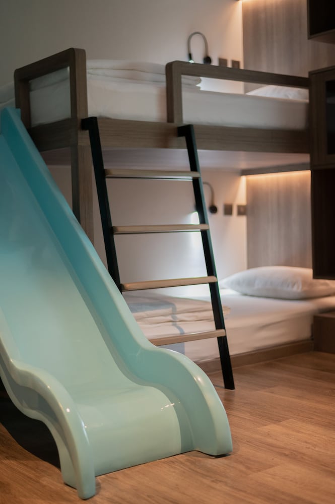 Luxury Family Suite - Photo 5