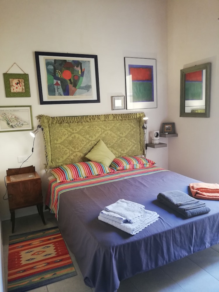 Camera Matrimoniale o Doppia Comfort vista cortile con bagno condiviso