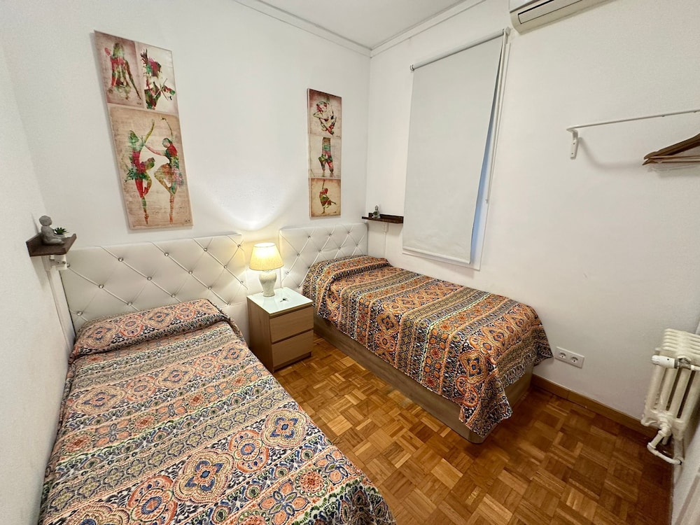 Standard Twin Room, Shared Bathroom