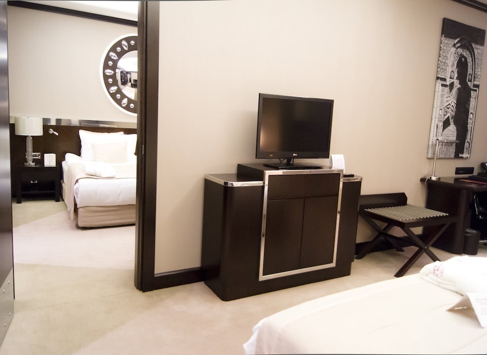 Standard Room, 1 King Bed, City View - Photo 14