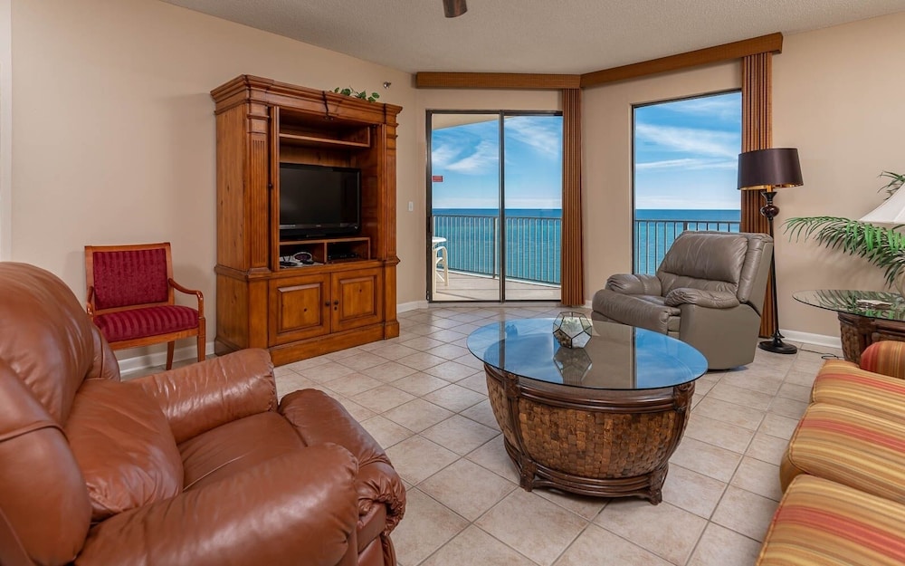 Condo, 3 Bedrooms