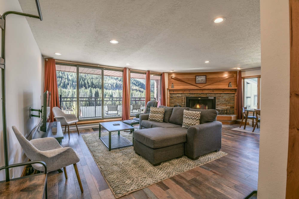 Deluxe Condo, 1 Bedroom, Balcony, Mountain View (Montezuma 1771) photo 1