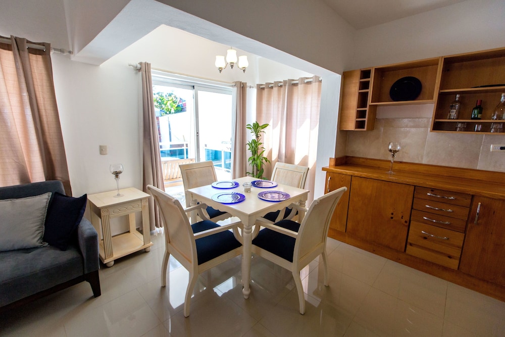 Presidential Suite, 2 Bedrooms, Non Smoking (On The Beach) photo 2