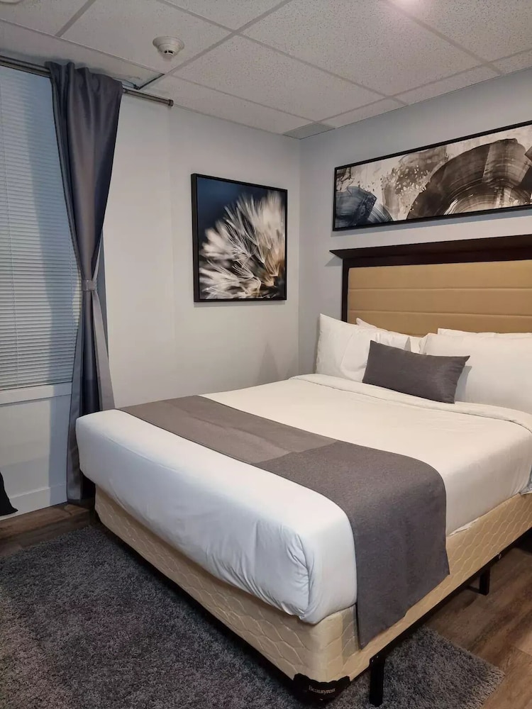 Suite #2 - 18 photo 1