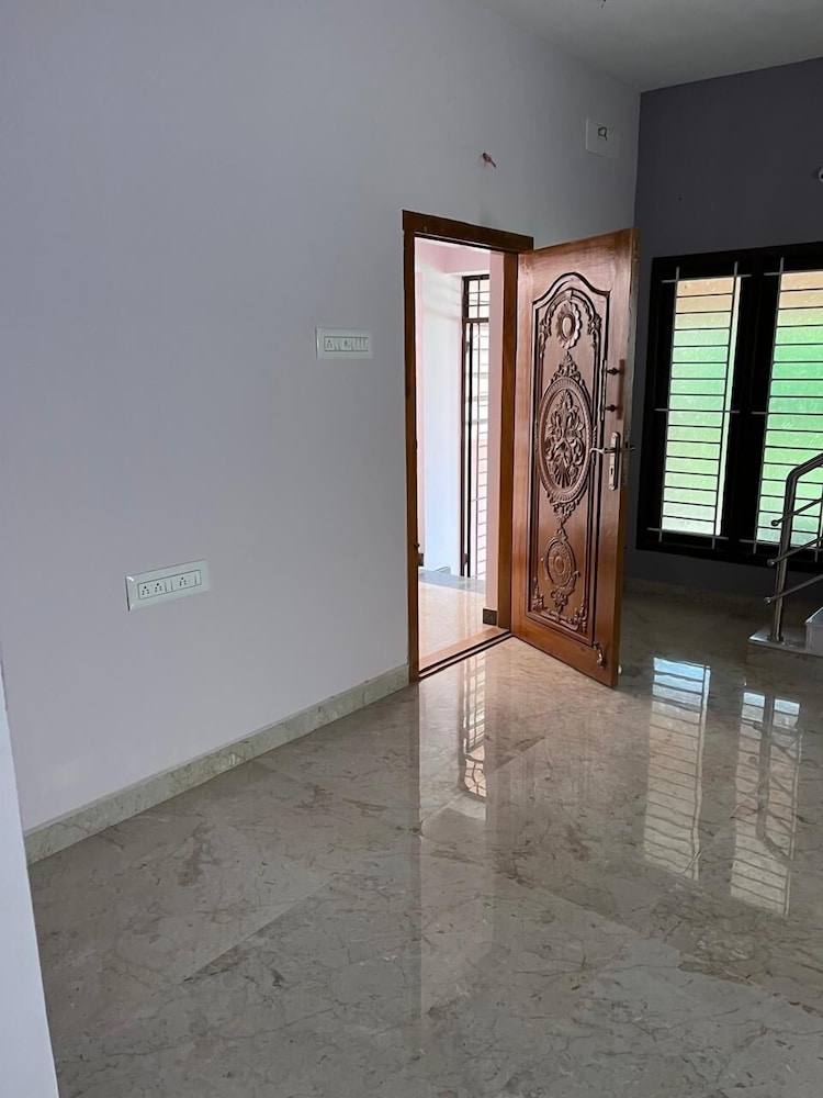 Classic Double Room, City View photo 3