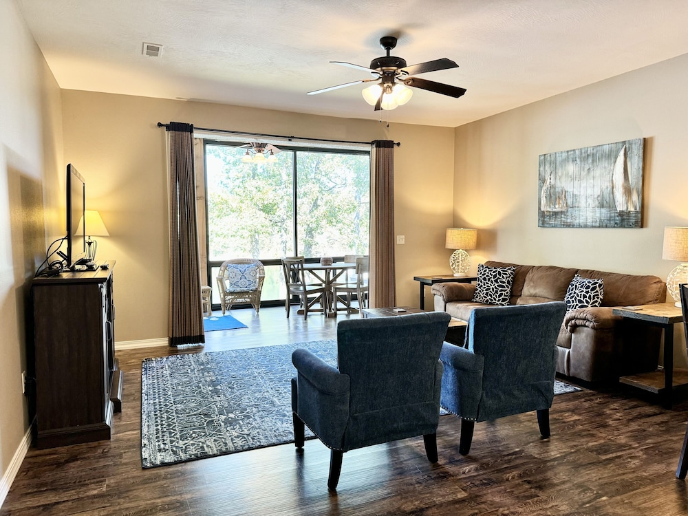 Condo, 3 Bedrooms photo 3