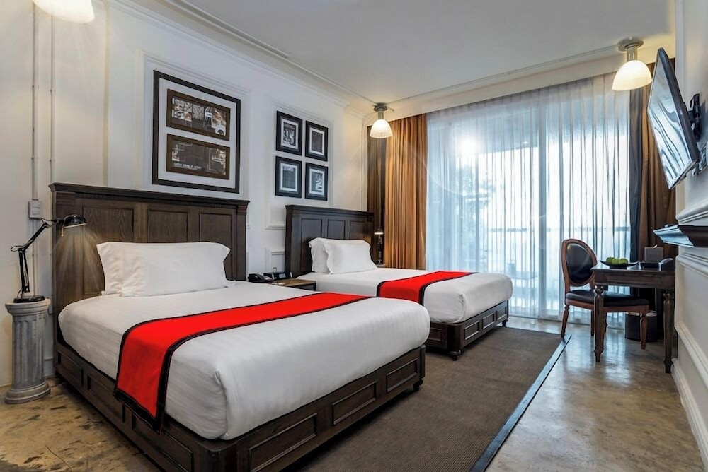 Deluxe Ocean View Twin Bed