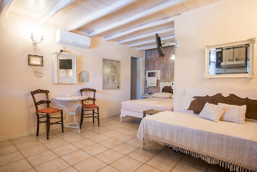 Triple Room - Photo 6