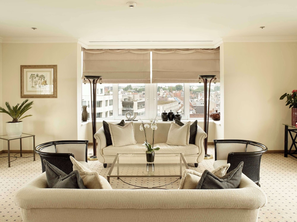 Presidential Suite (Duplex, Royal Sinjoor) thumbnail 5