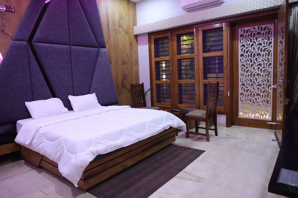 Luxury Villa photo 1