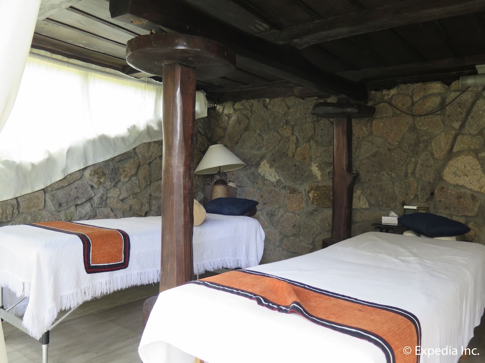 Deluxe Suite, 1 Queen Bed (Ifugao Spa) photo 3