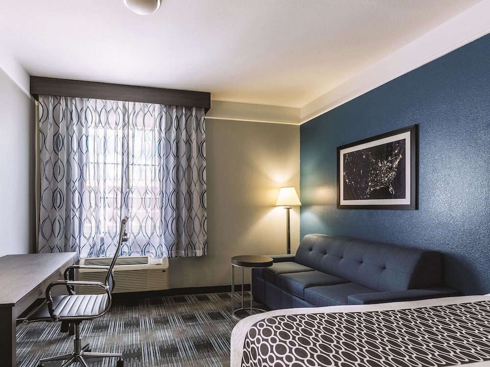 Suite, 2 Queen Beds, Non Smoking