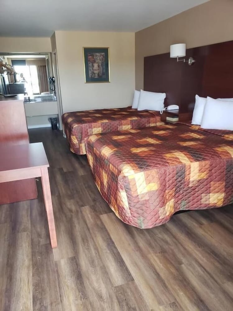 Basic Room, 2 Double Beds photo 1