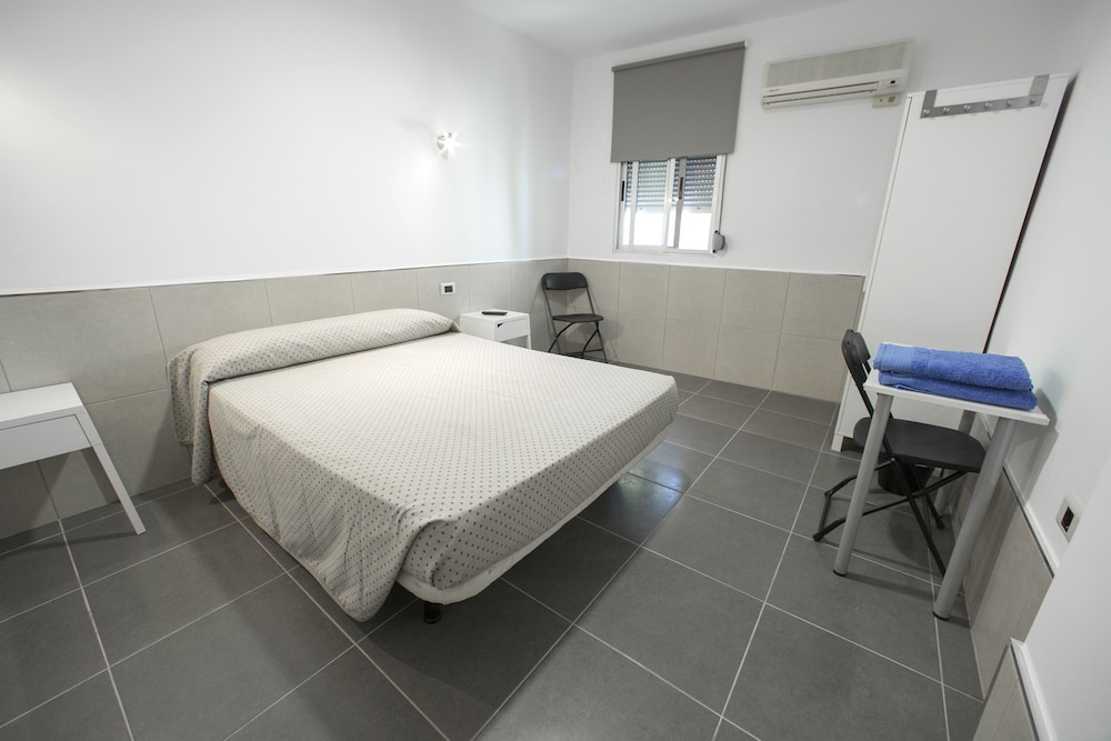 Double Room, Shared Bathroom photo 2