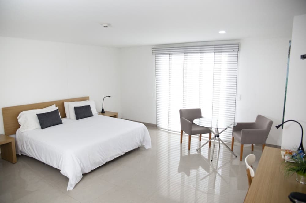 Junior Suite, 1 King Bed, Balcony