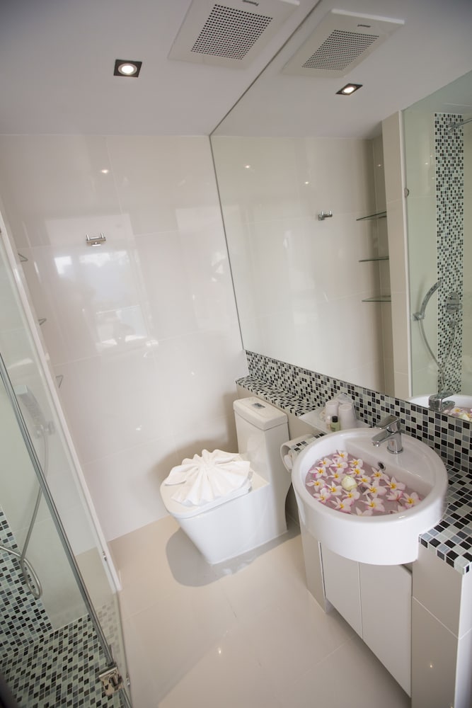 Deluxe Side Sea View