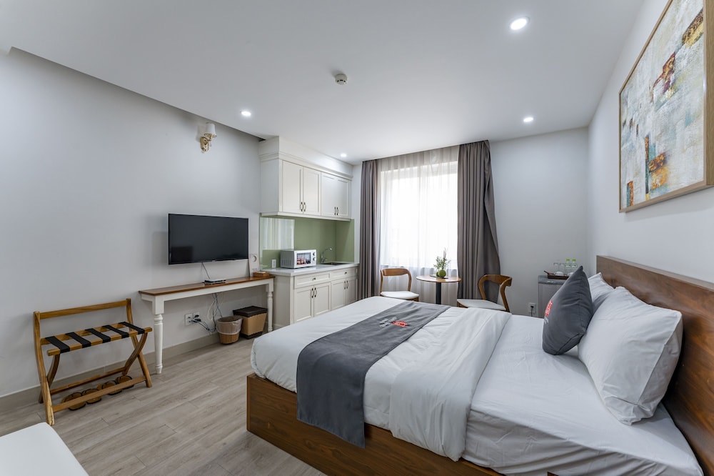 Studio, 1 Queen Bed, Kitchen photo 3