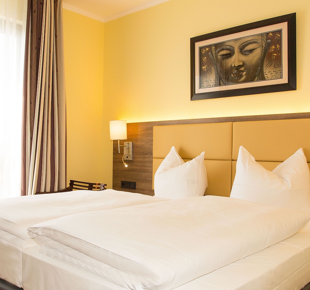 Deluxe Double or Twin Room photo 2