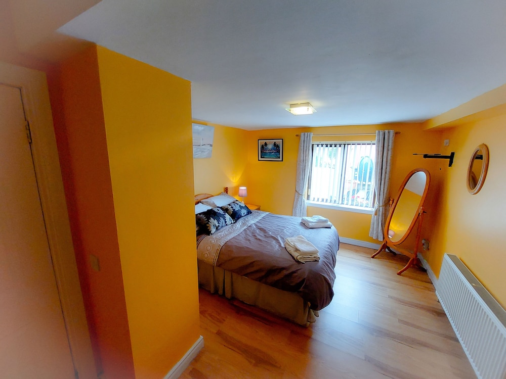 Apartment photo 2