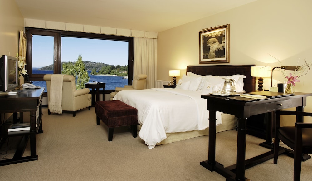 Suite, Lake View, Corner (Nahuel)