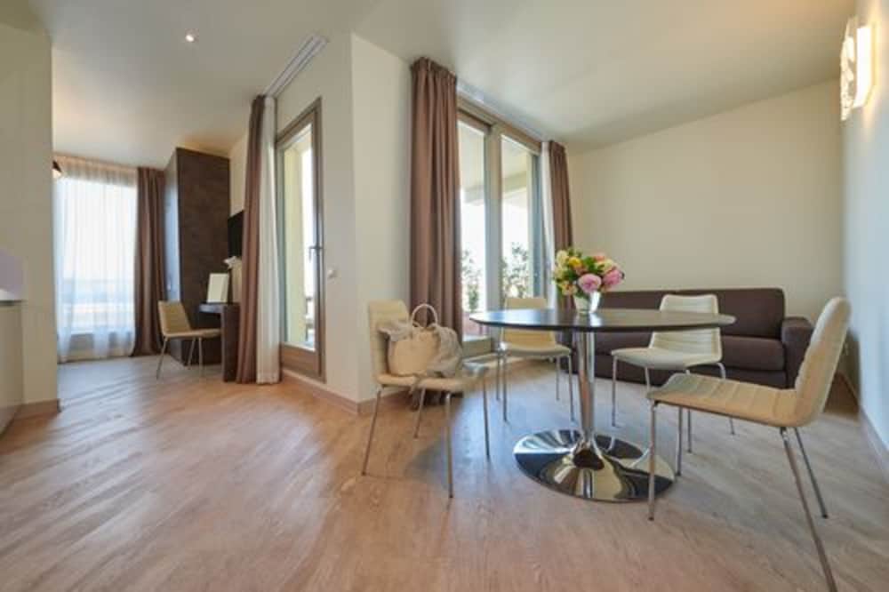 Panoramic Suite, Terrace, City View photo 1