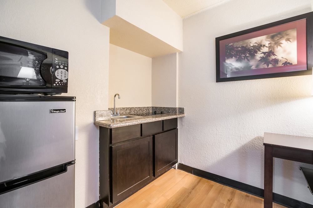 Deluxe Room, 2 Double Beds, Non Smoking, Kitchenette - Photo 5