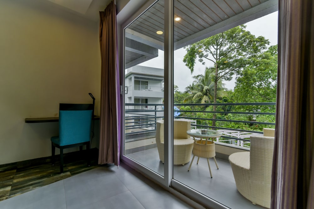 Superior Double Room, Pool View photo 3