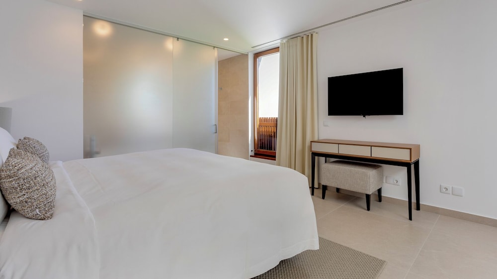 4 Bedrooms Terrace