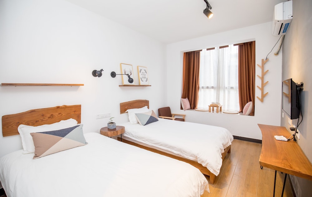 Standard Twin Room photo 2