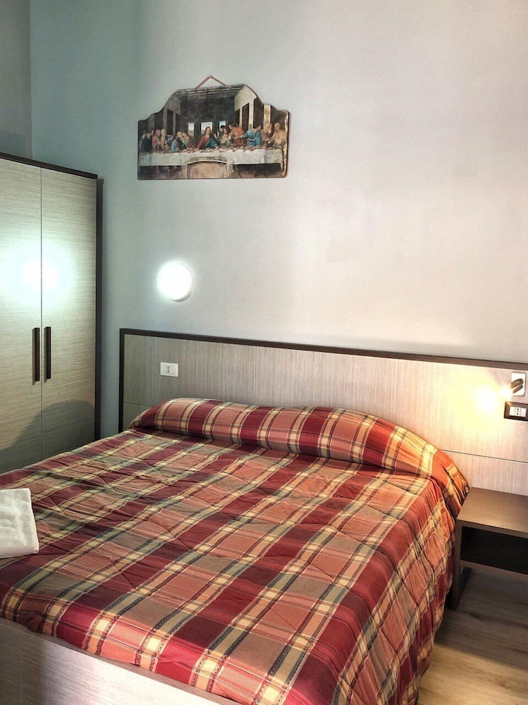 Economy Double Room - Photo 3