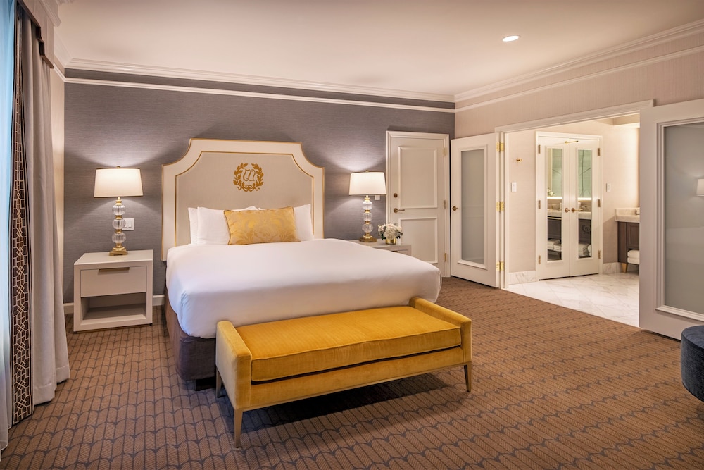 Suite, 1 King Bed (Abraham Lincoln)