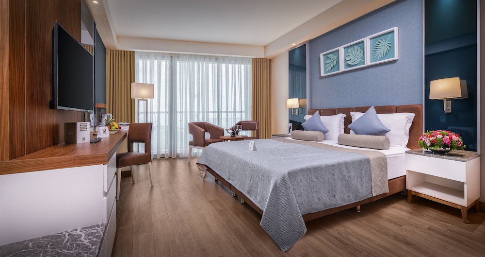Standard Double or Twin Room, City View