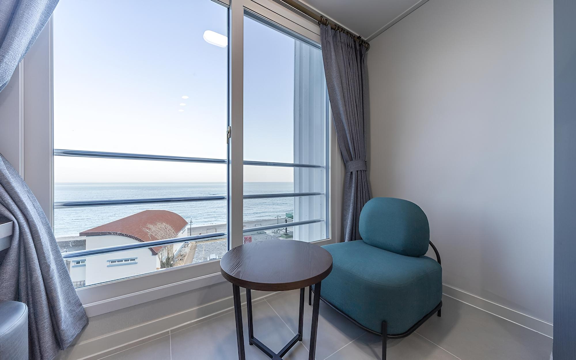 Room (Single Room Ocean View) - Photo 1