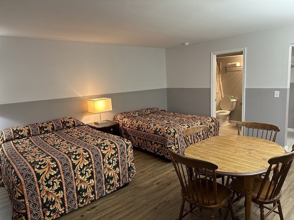 Superior Room, 2 Queen Beds, Kitchen, Poolside photo 1