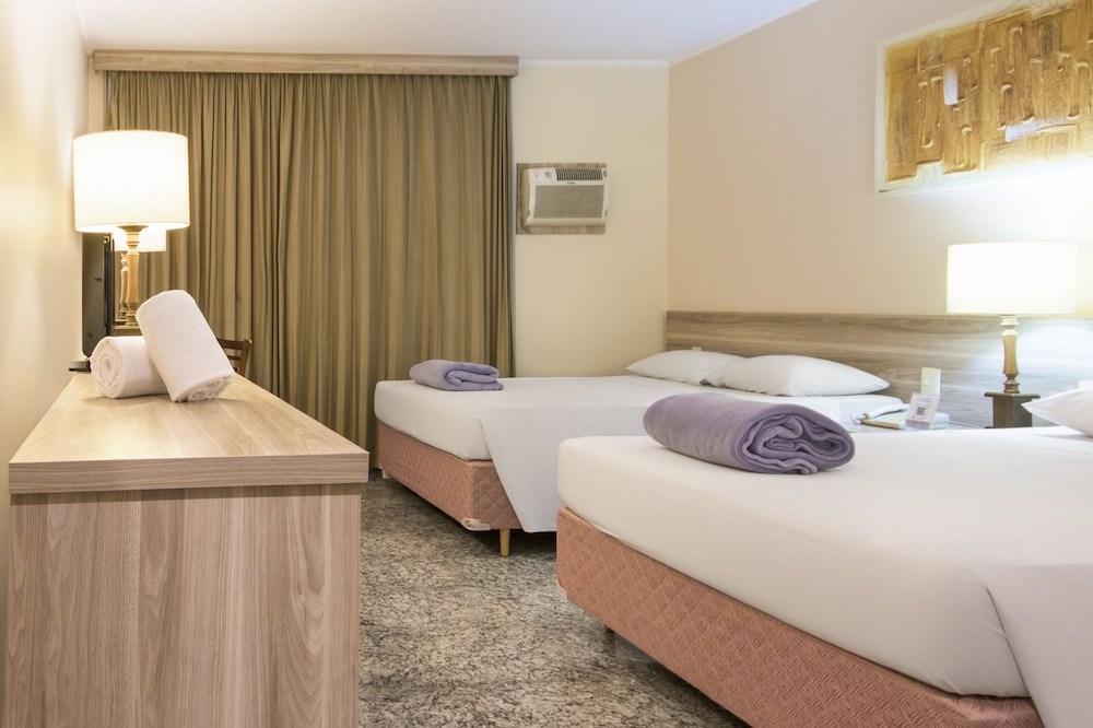 Standard Room, 2 Double Beds - Photo 14