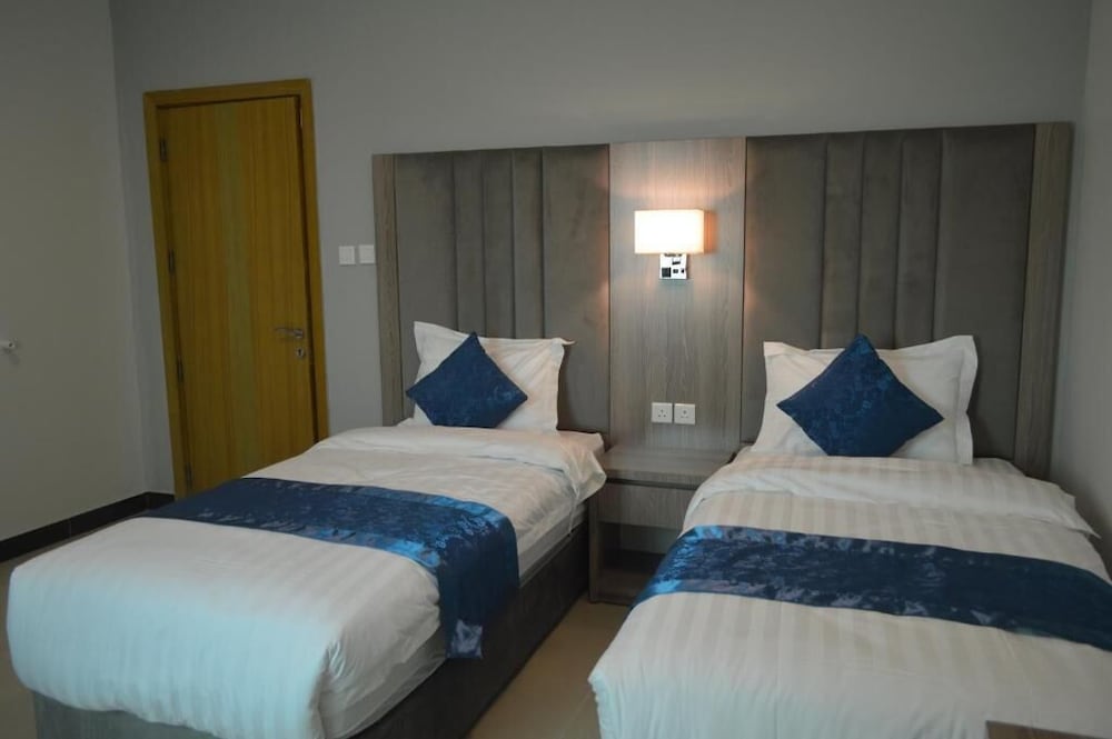 Two Bedroom Apartment - Photo 3