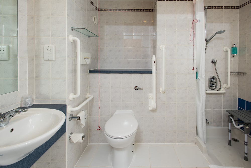 Standard Room, 1 Double Bed, Accessible (with Free Hot Breakfast) - Photo 5
