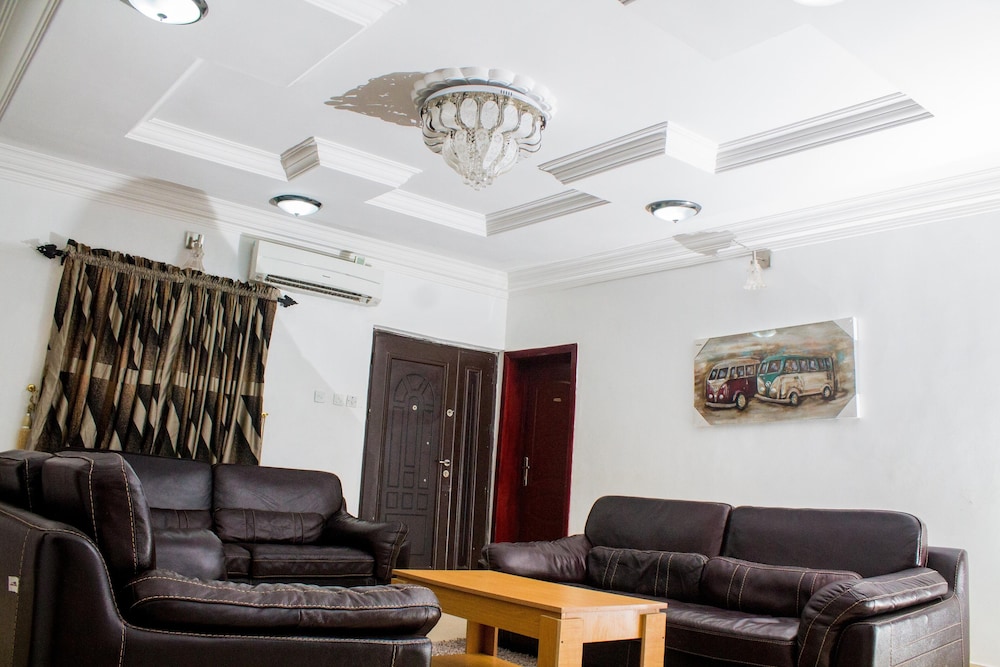 Suite, 3 Bedrooms, Kitchenette, Garden View (Ambassadorial) photo 2